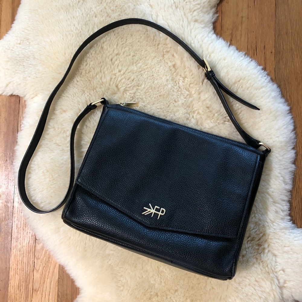 Freshly Picked Crossbody Bag in Navy